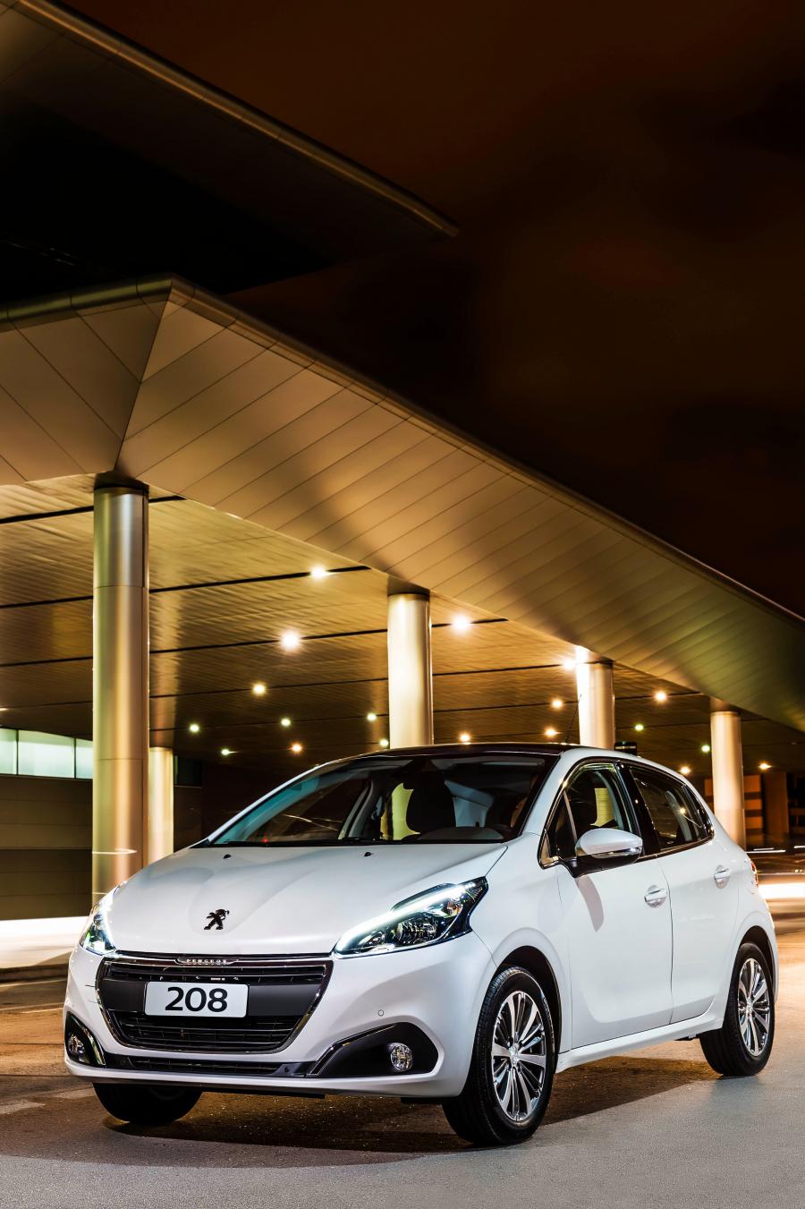  Peugeot 208 2016 года  (LA) (фото 7 из 17)